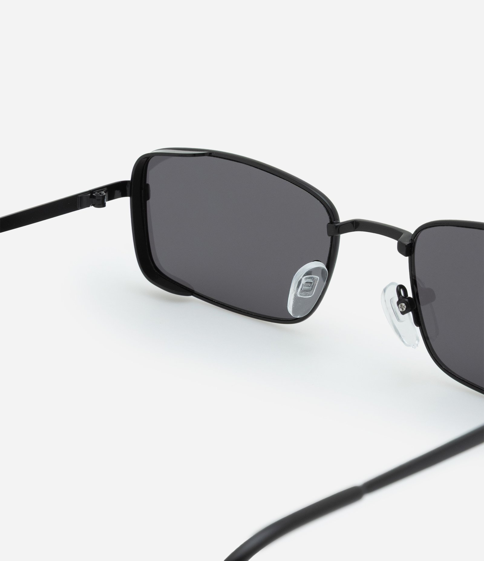 Óculos de Sol Quadrado com Aro Fino Preto 3