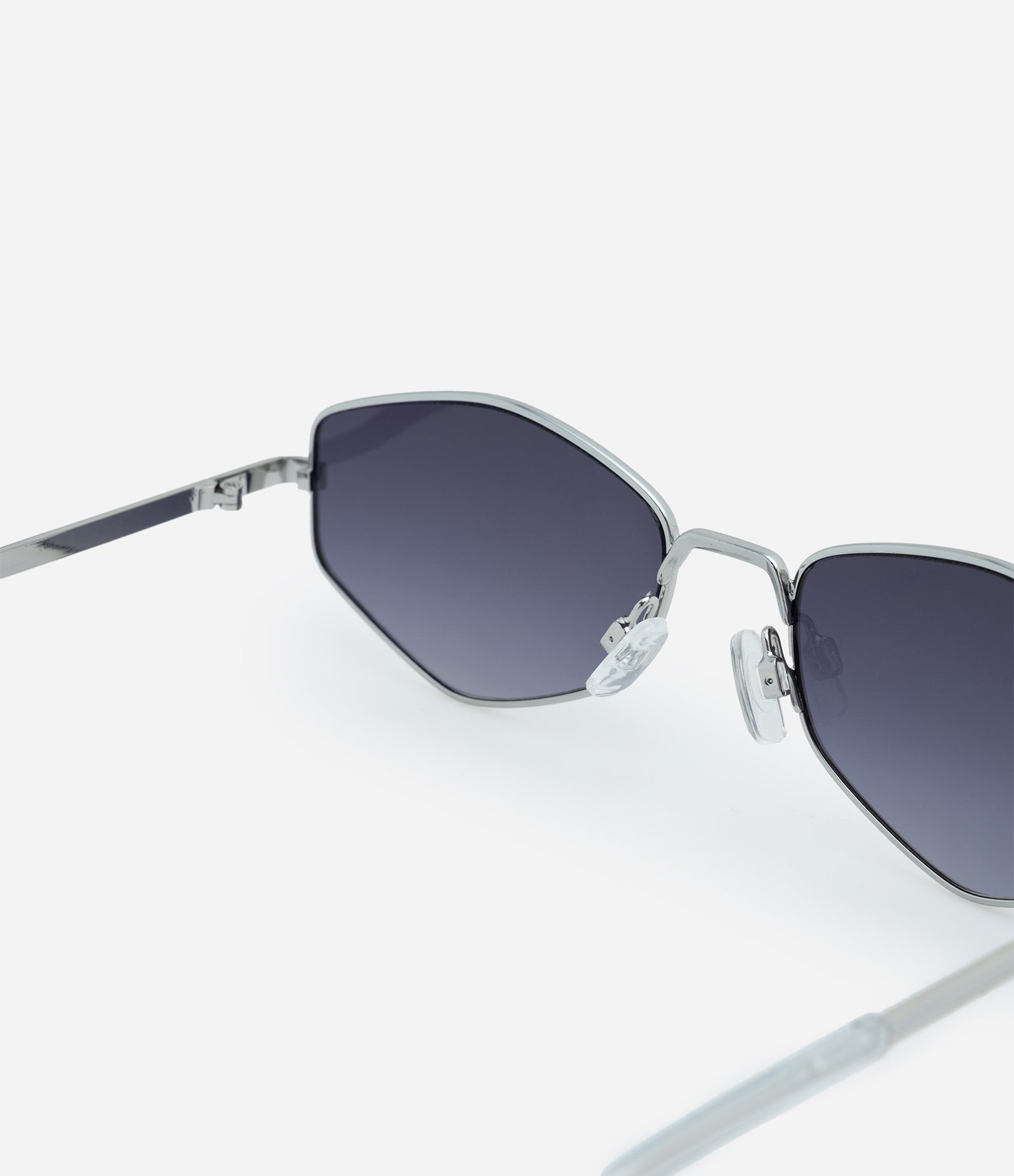 Óculos de Sol Geométrico com Hastes Metalizadas Prata 3