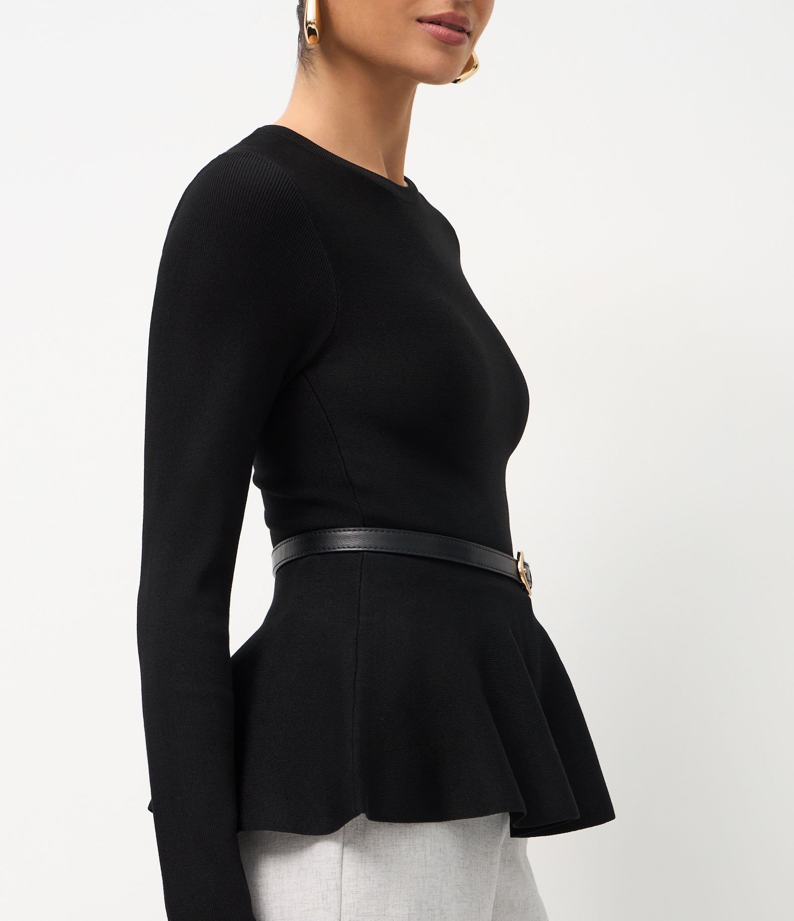 Blusa em Tricô com Barra Peplum Preto 4