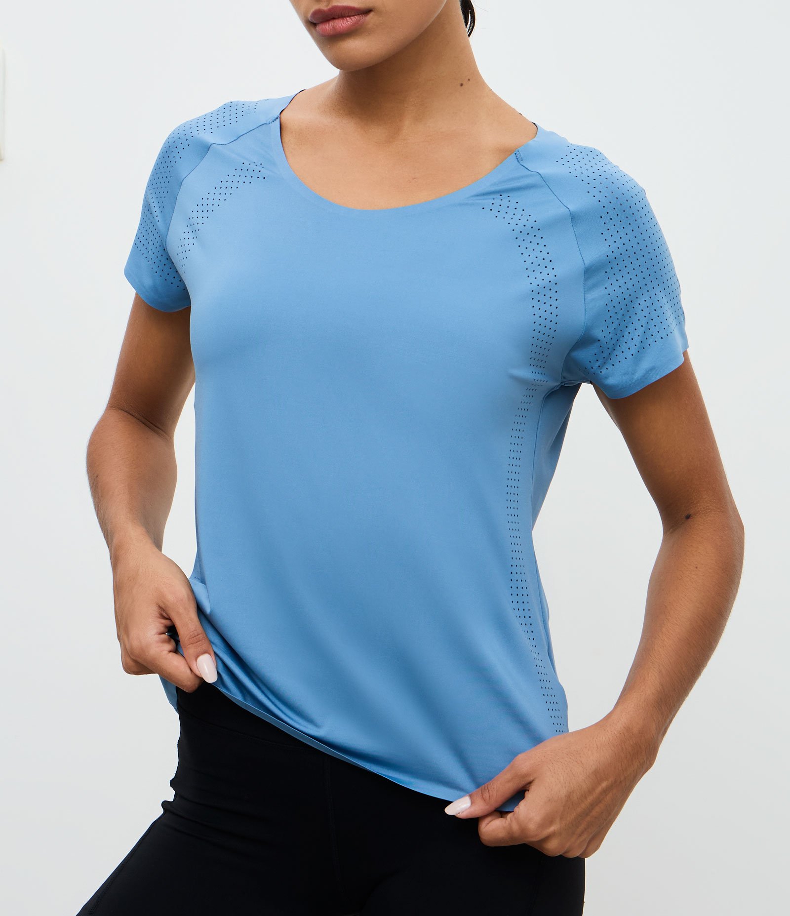 Camiseta Esportiva em Microfibra com Laterais Furadinhas Azul 2