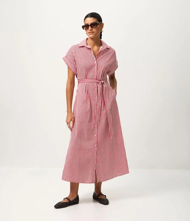 Vestido Chamise com Faixa na Cintura e Estampa Listrada
