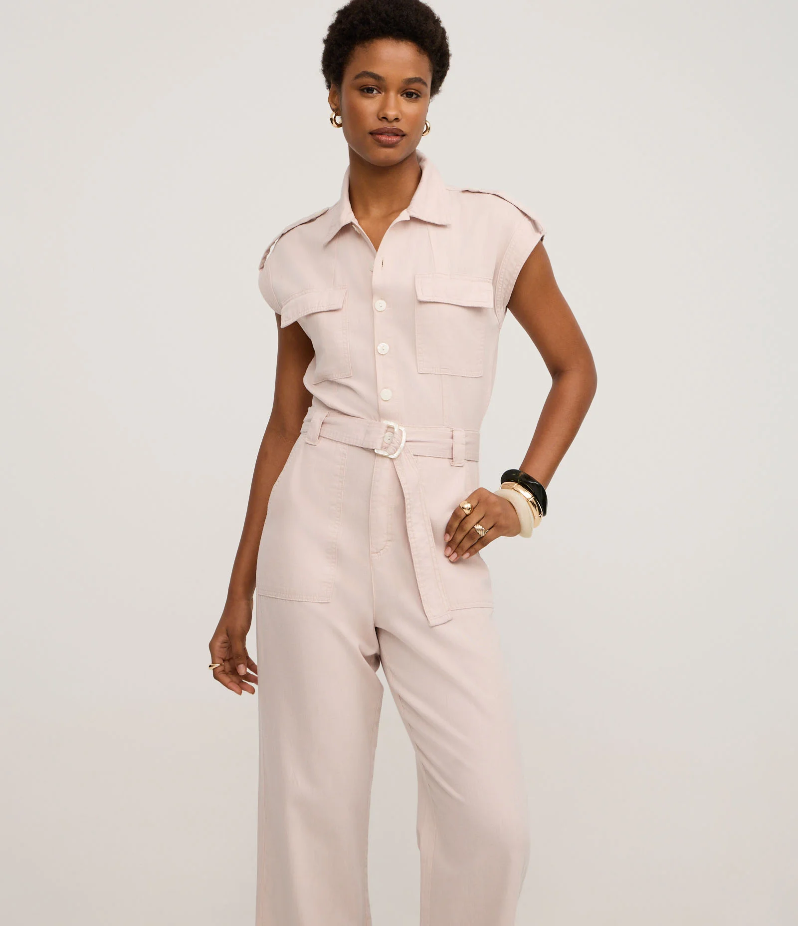 Macacão em Sarja com Abotoamento e Cinto Afivelado Rosa 1