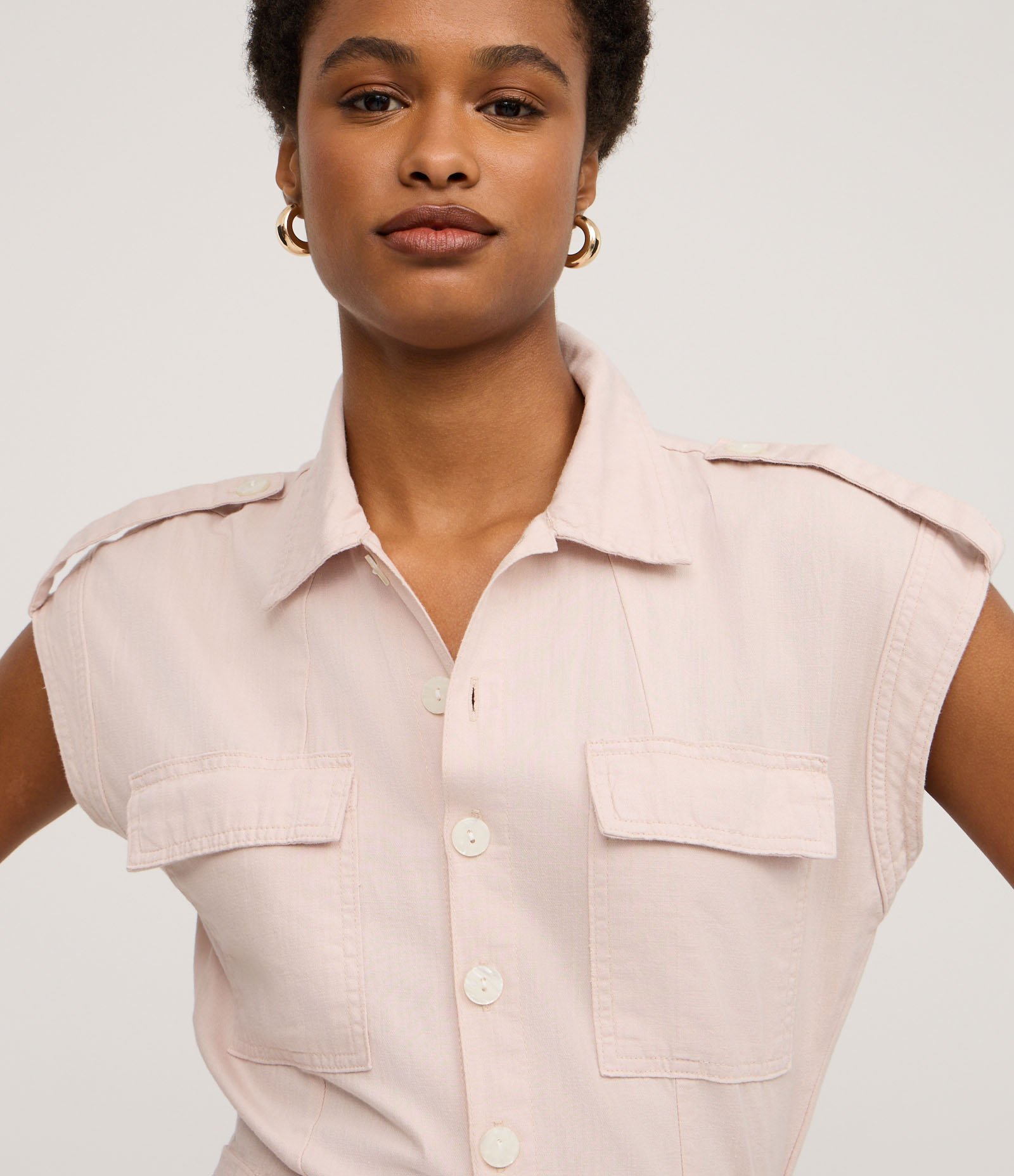 Macacão em Sarja com Abotoamento e Cinto Afivelado Rosa 3