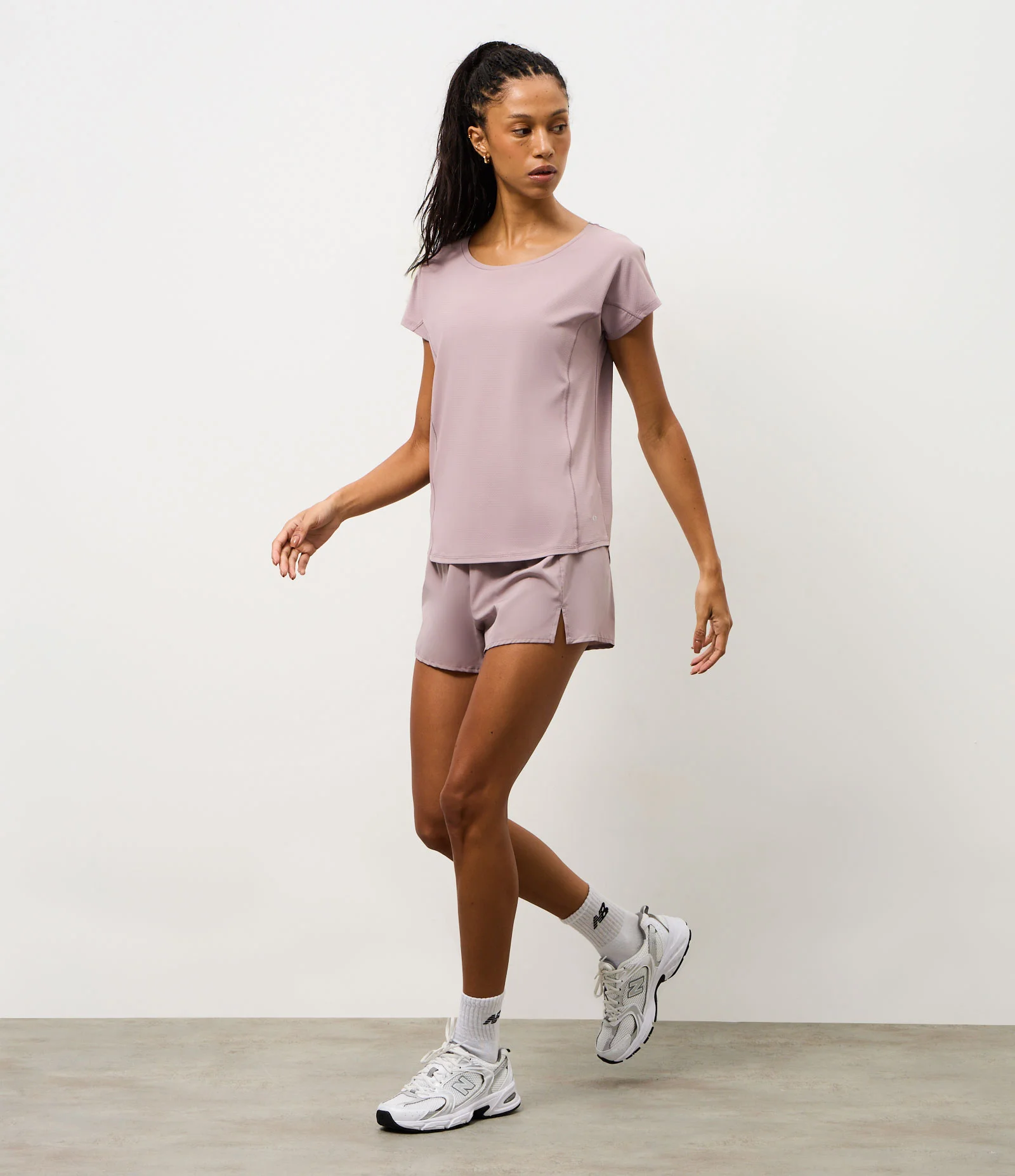 Camiseta Esportiva em Microfibra Texturizada Lilás 2