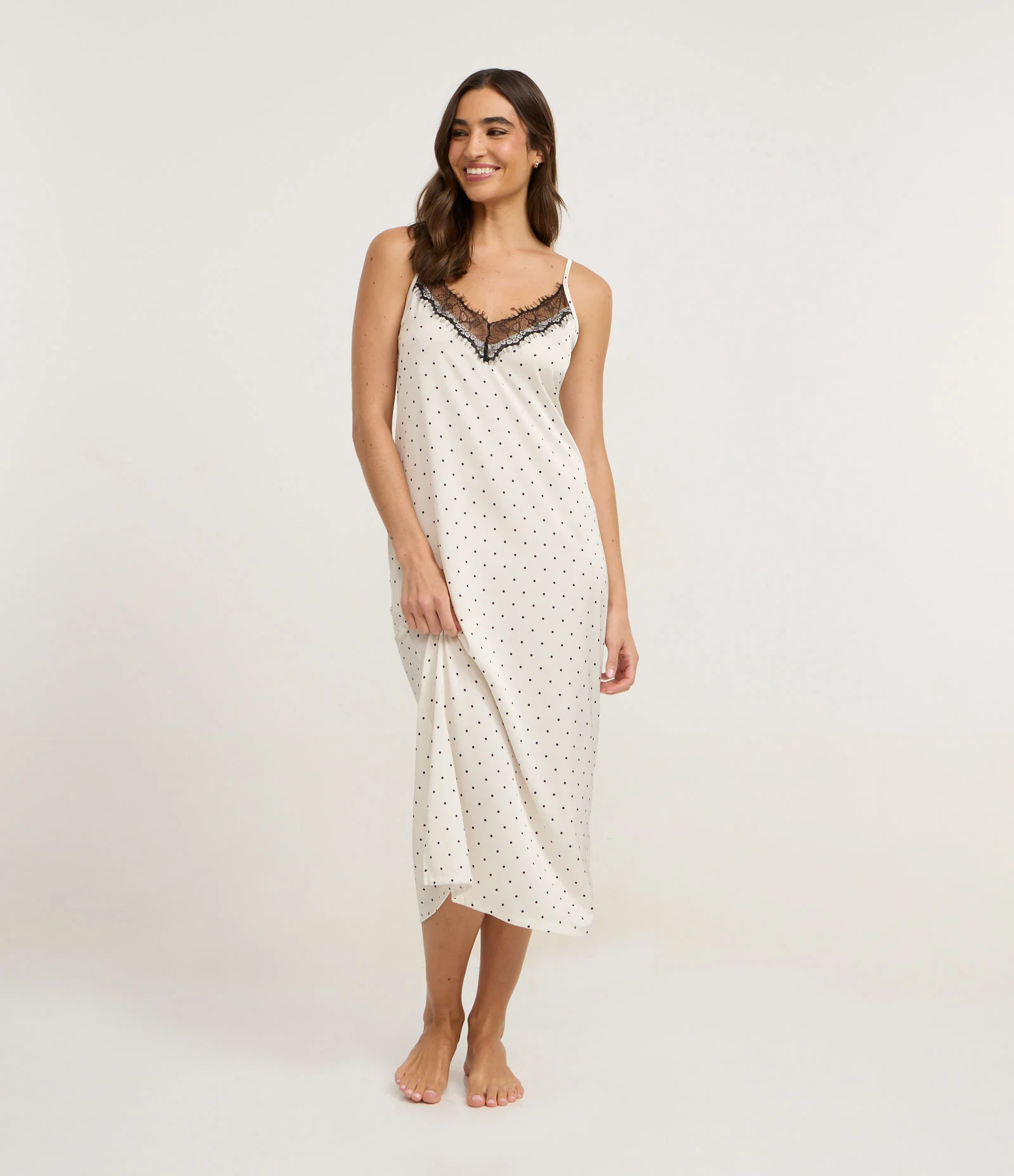 Camisola Longa de Cetim com Decote Rendado Branco 1