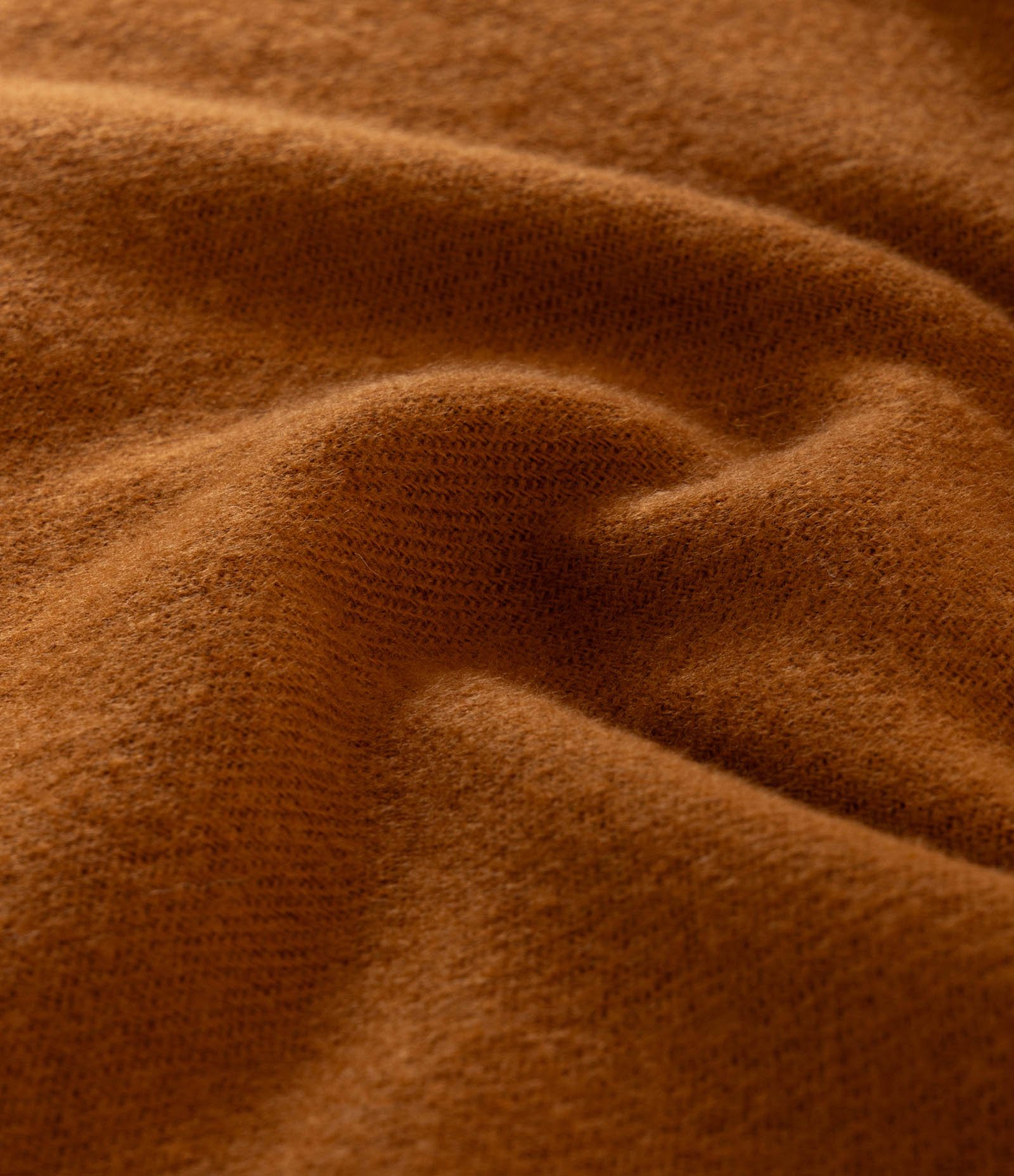 Cachecol em Flanela com Barra Desfiada Caramelo 2