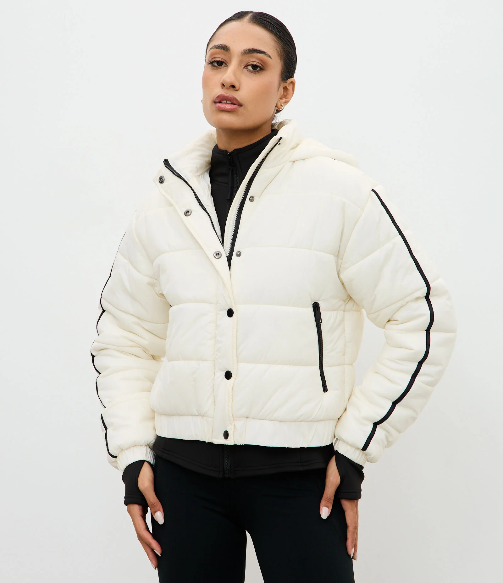 Jaqueta Puffer Esportiva em Poliamida com Vies Contrastante Off White 1
