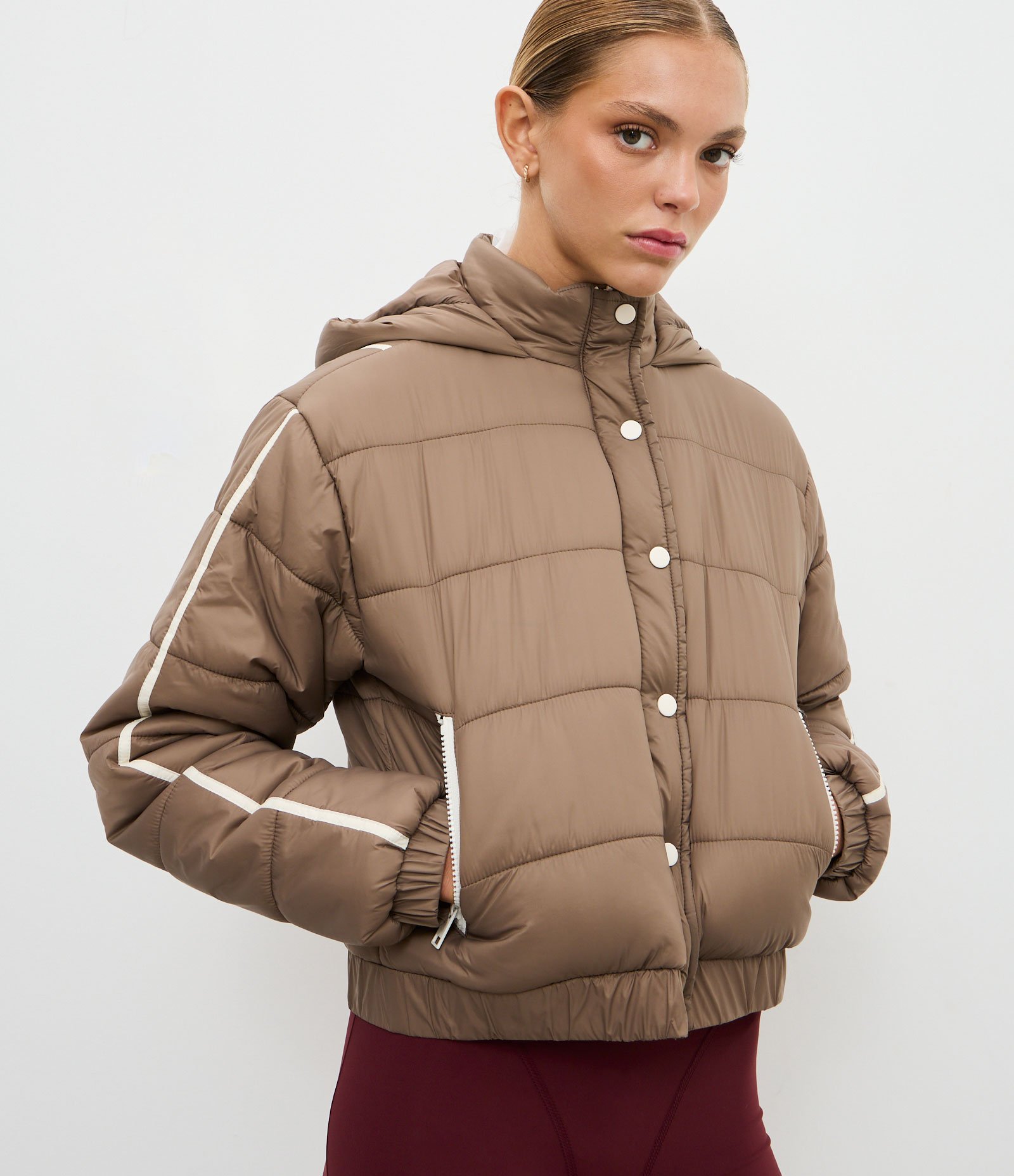 Jaqueta Puffer Esportiva em Poliamida com Vies Contrastante Marrom 2