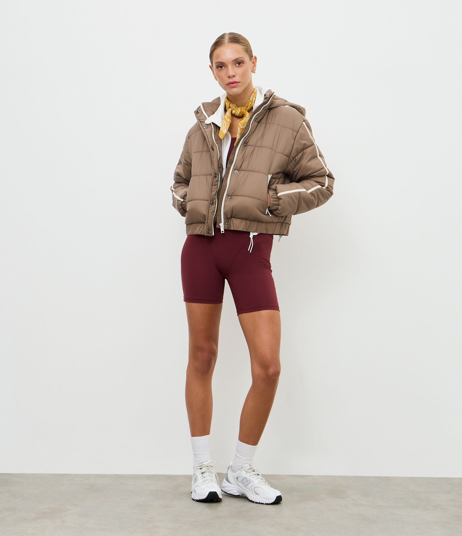 Jaqueta Puffer Esportiva em Poliamida com Vies Contrastante Marrom 3