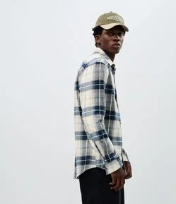 Camisa Comfort em Flanela e Estampa Xadrez