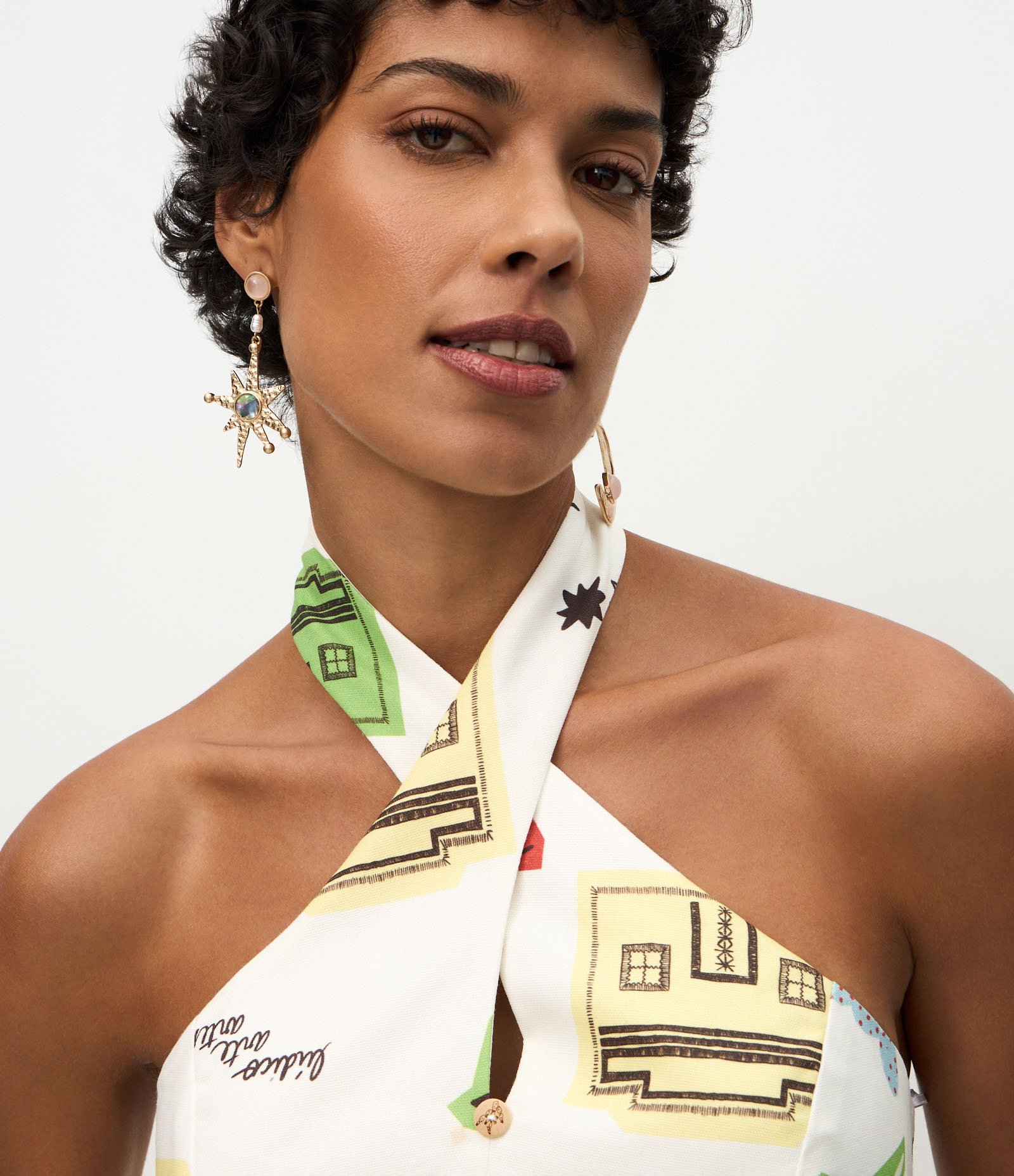 Blusa Cropped Frente Única em Viscolinho com Estampa de Ícones Off White 3