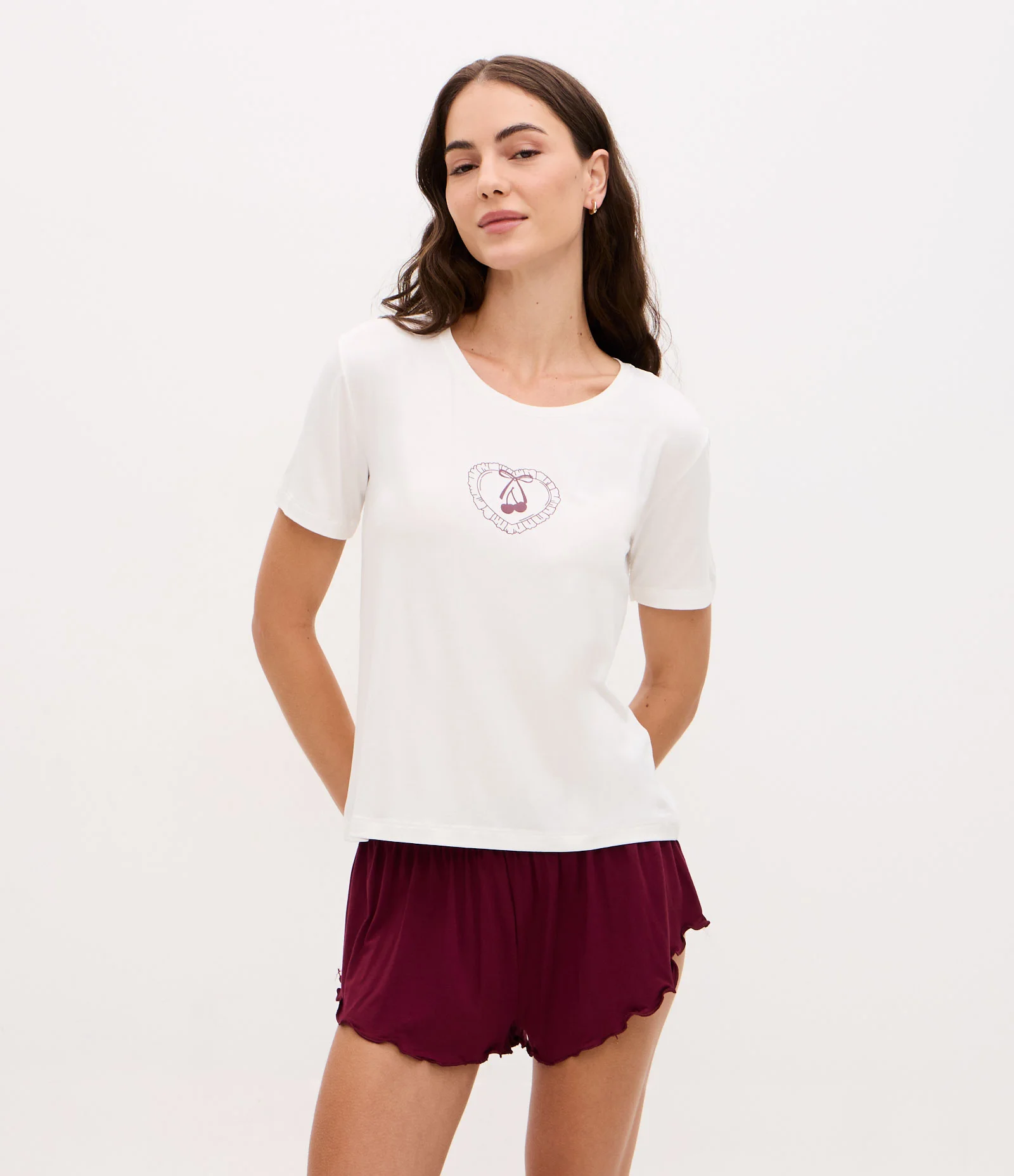 Pijama Curto em Viscolycra com Estampa de Cereja Branco/Vinho 2