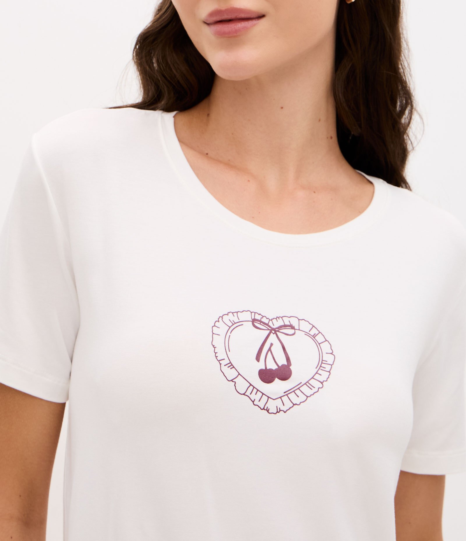 Pijama Curto em Viscolycra com Estampa de Cereja Branco/Vinho 3