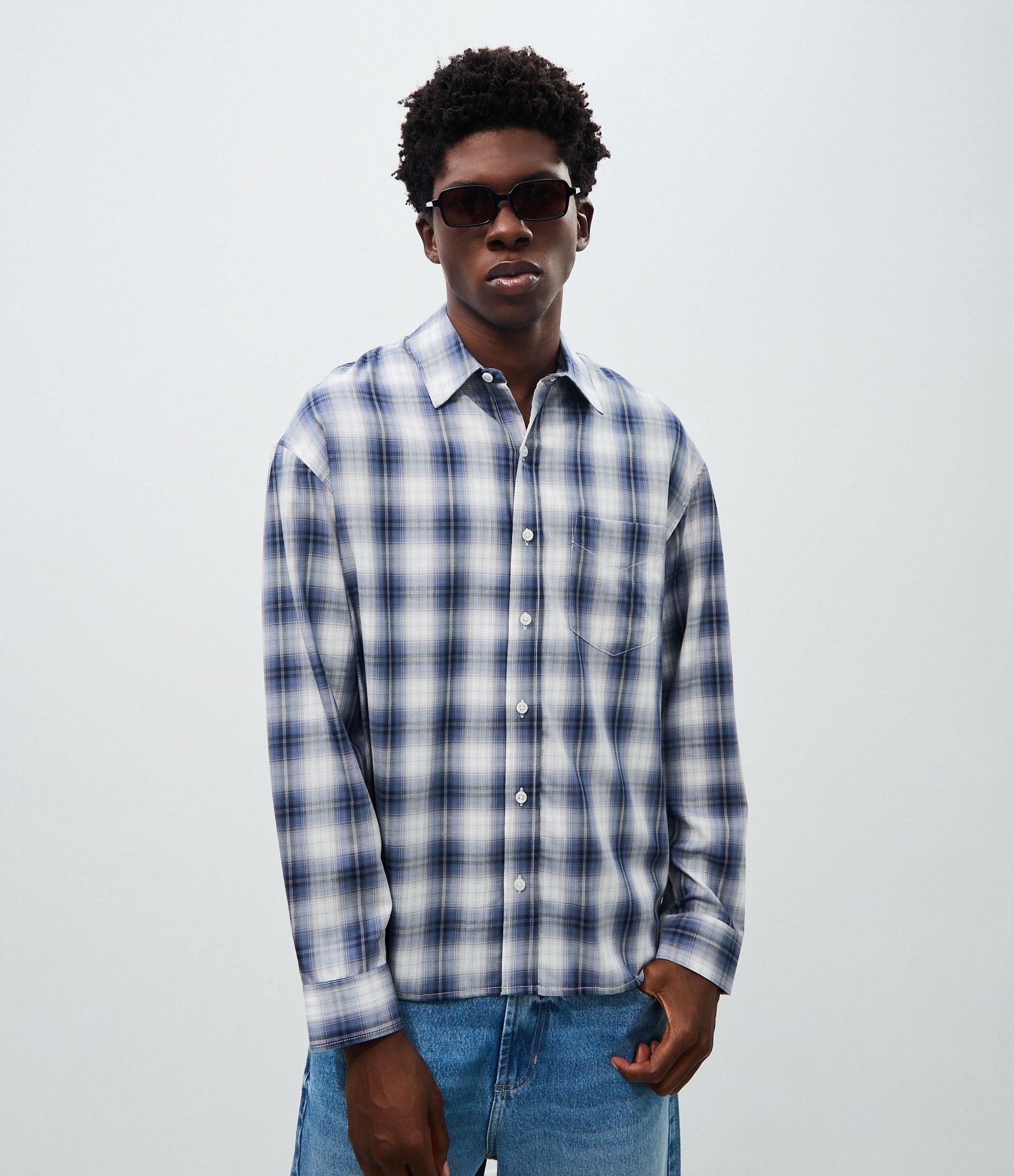 Camisa Boxy em Flanela com Estampa Xadrez Cinza 3