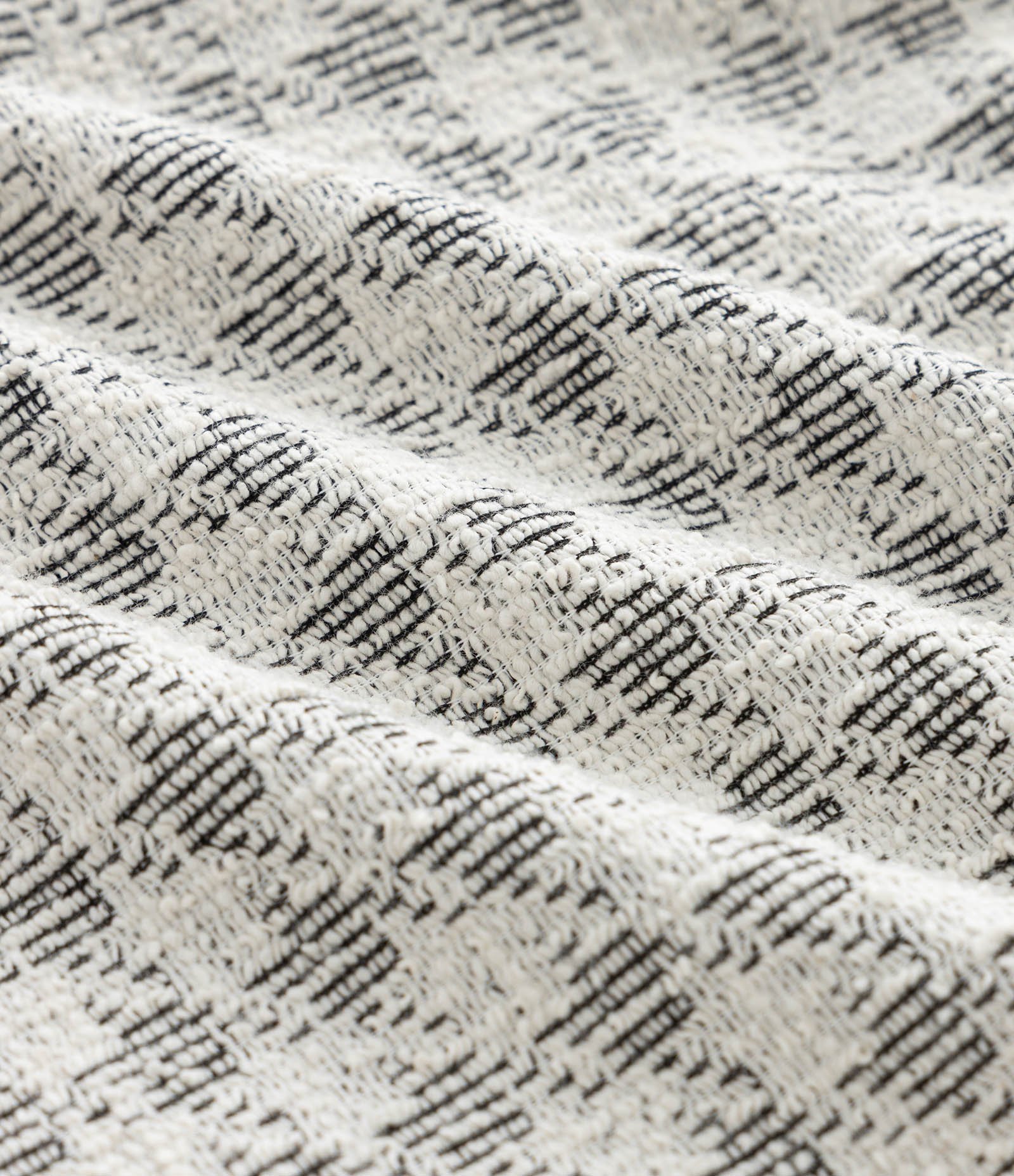 Short Saia Infantil em Tweed com Fivela Lateral – Tam 5 a 14 Anos Off White/Preto 3