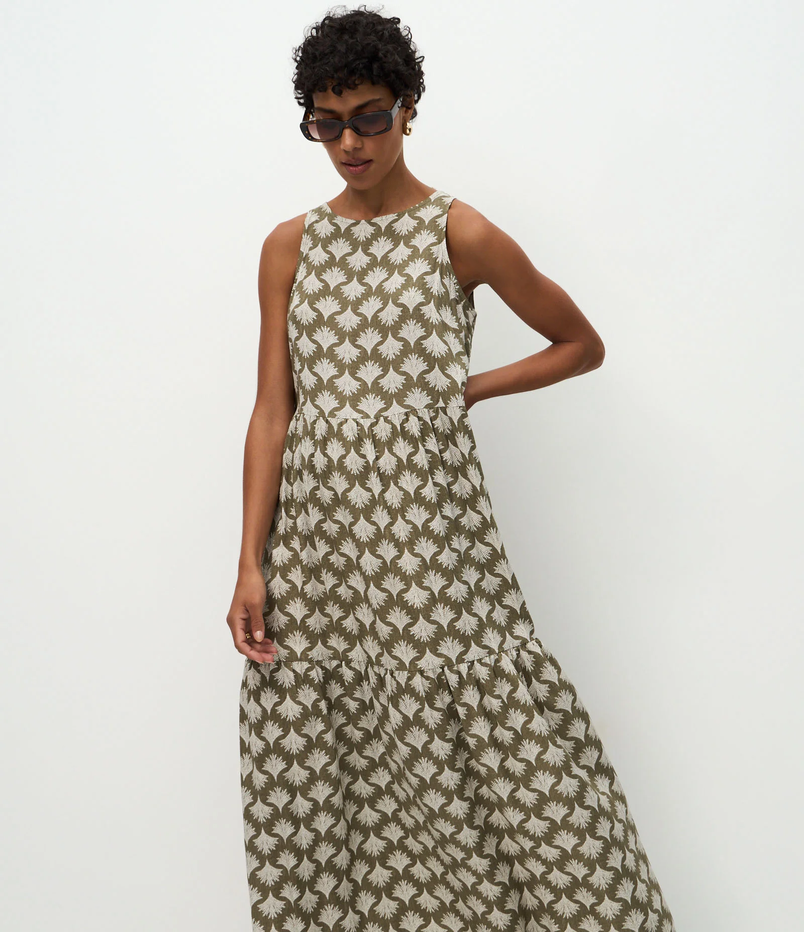 Vestido Evasê em Viscose sem Manga Cinza 2