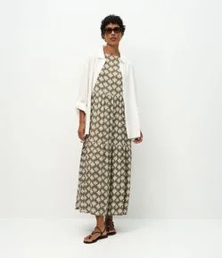 Vestido Evasê em Viscose sem Manga