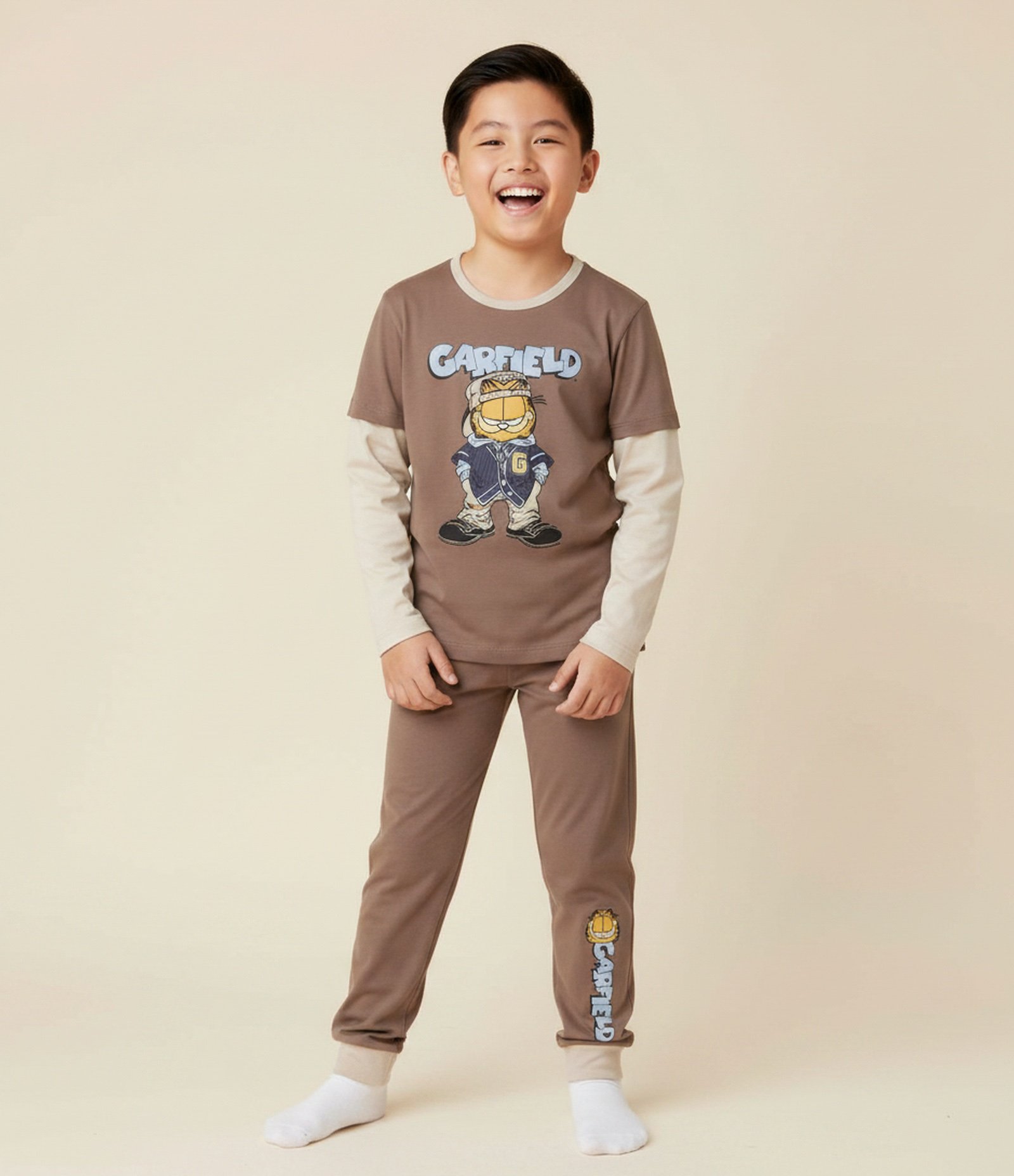 Pijama Infantil do Garfield com Mangas Contrastante – Tam 5 a 14 Anos Marrom 1