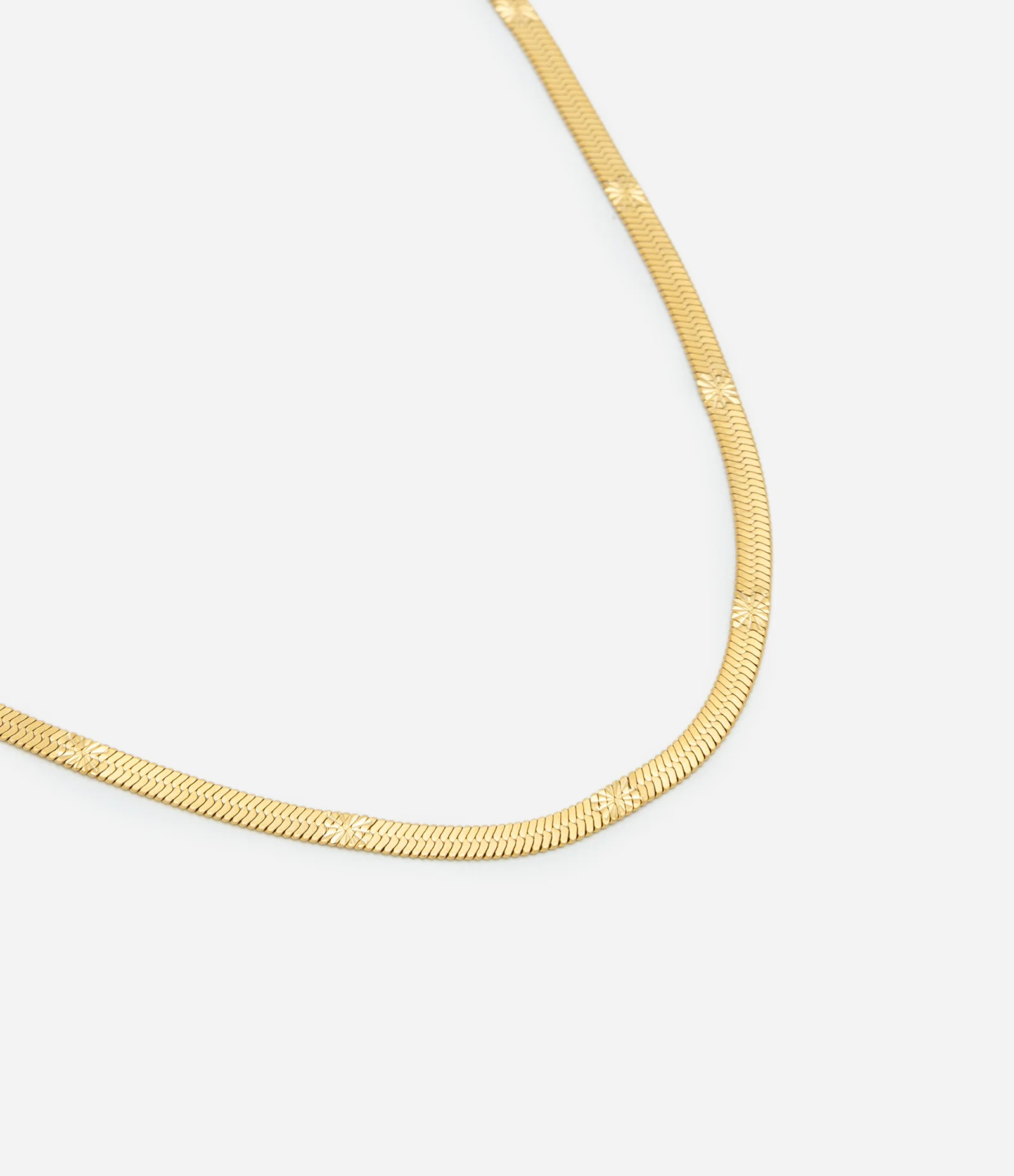 Colar Aço Inoxidável a Prova D'água com Detalhe de Estrelinhas Gravadas Dourado 1