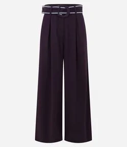 Calça Pantalona em Viscolinho com Cinto com Fivela Encapada e Pregas