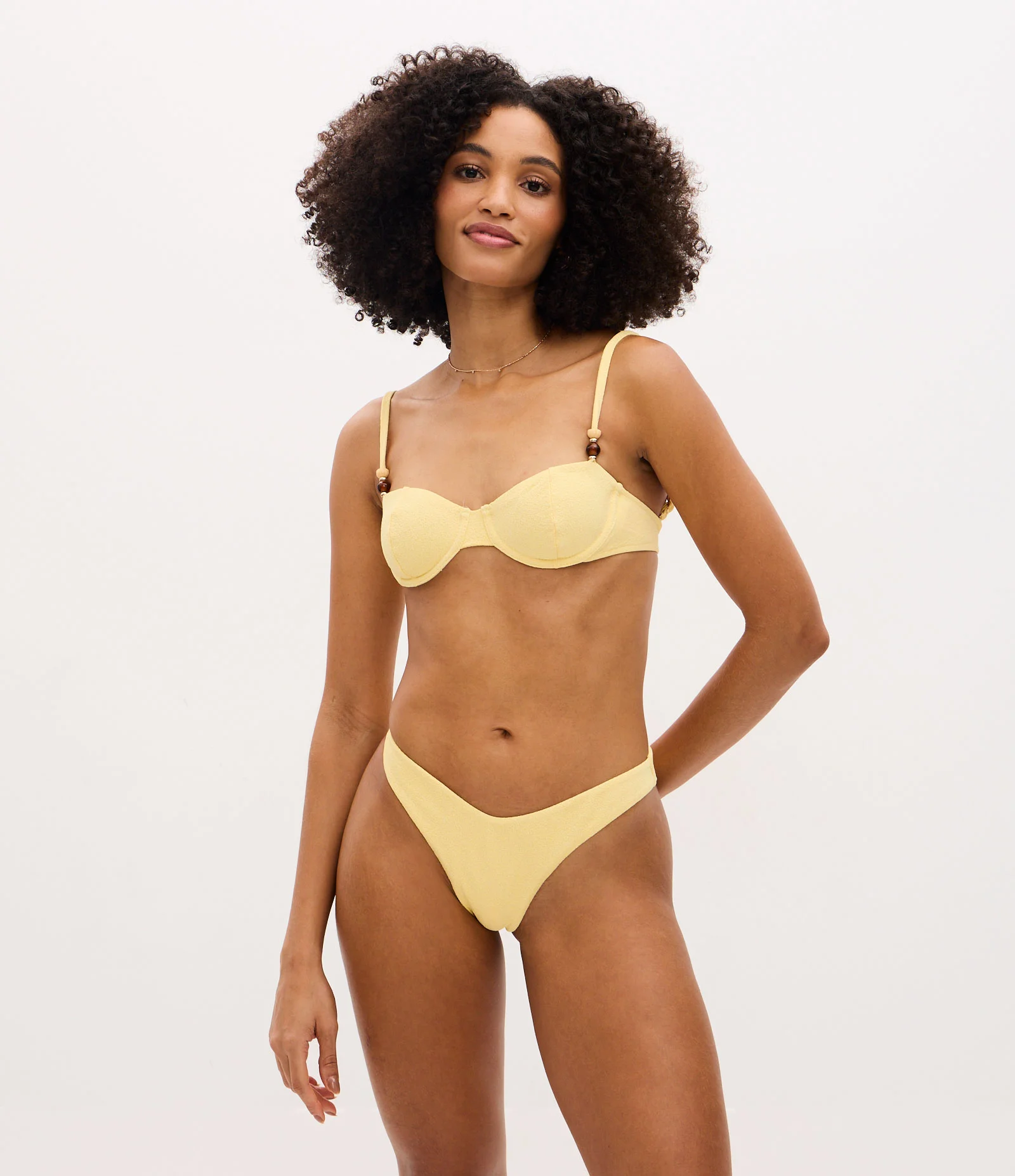 Biquíni Calcinha Fio Asa Delta com Textura e Empina Bumbum Amarelo 5