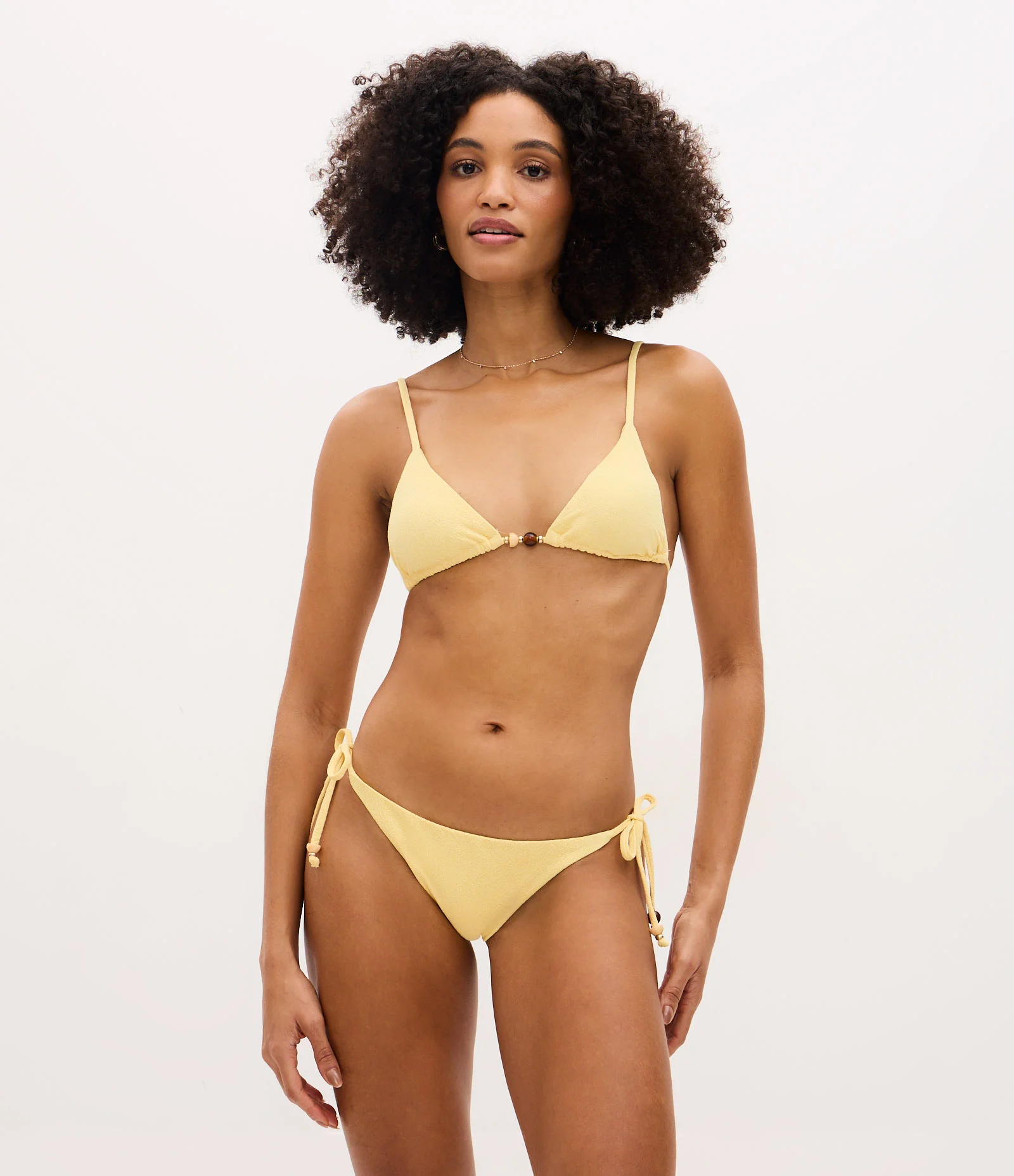 Biquíni Top Cortininha com Textura e Aviamentos Amarelo 2