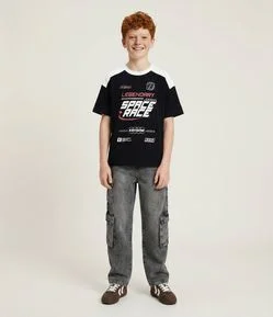 Camiseta Infantil Oversized com Estampa Space Race em Interlock – Tam 5 a 14 Anos