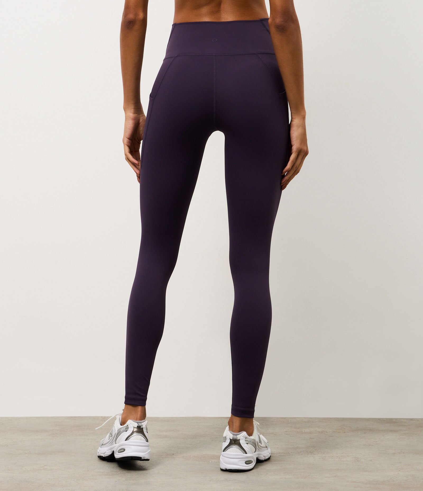 Calca Legging Esportiva em Microfibra com Bolsos Roxo 4