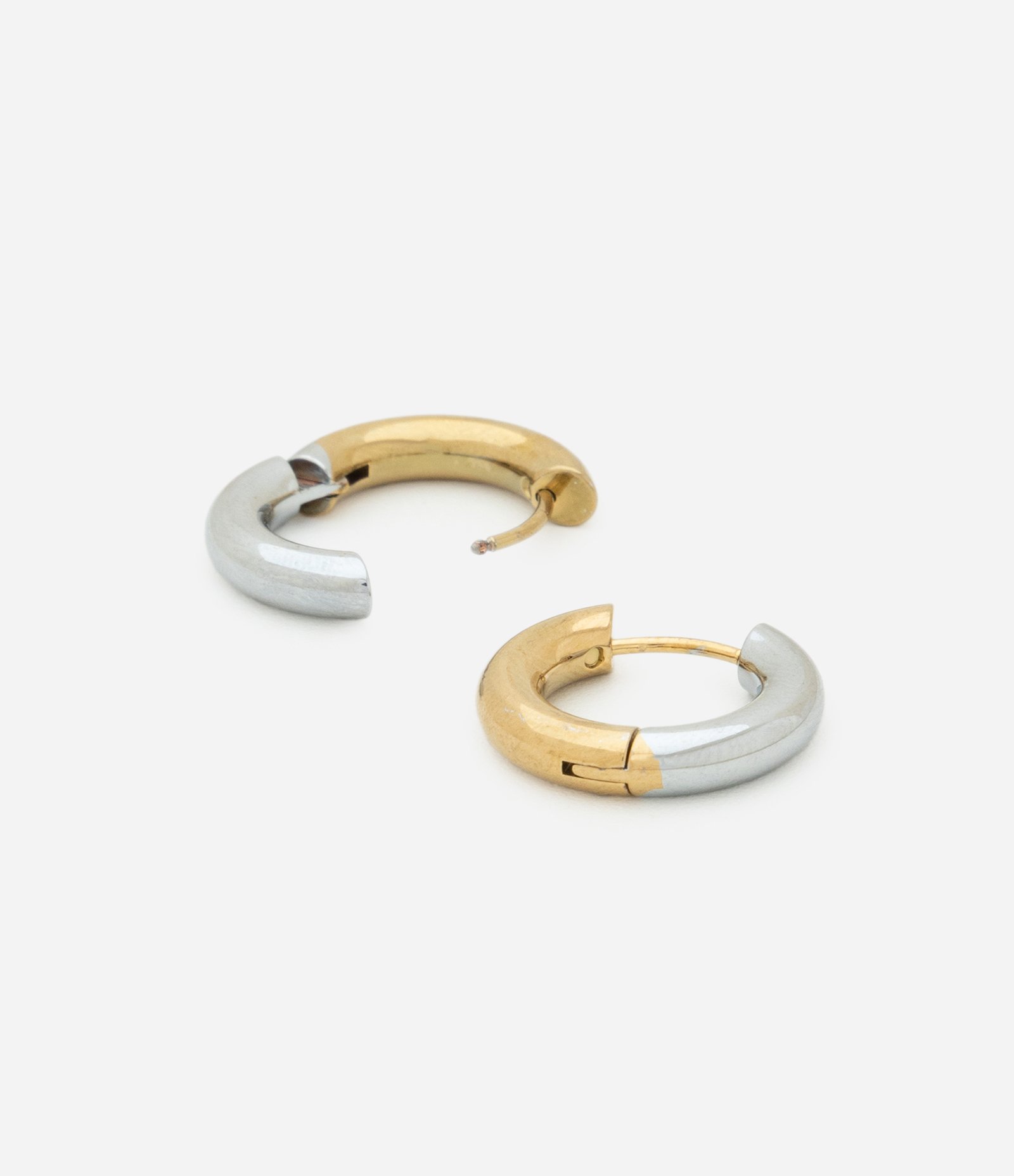 Argola com Banho Misto em Aço Inoxidável a Prova D'água  Dourado/Prata 2