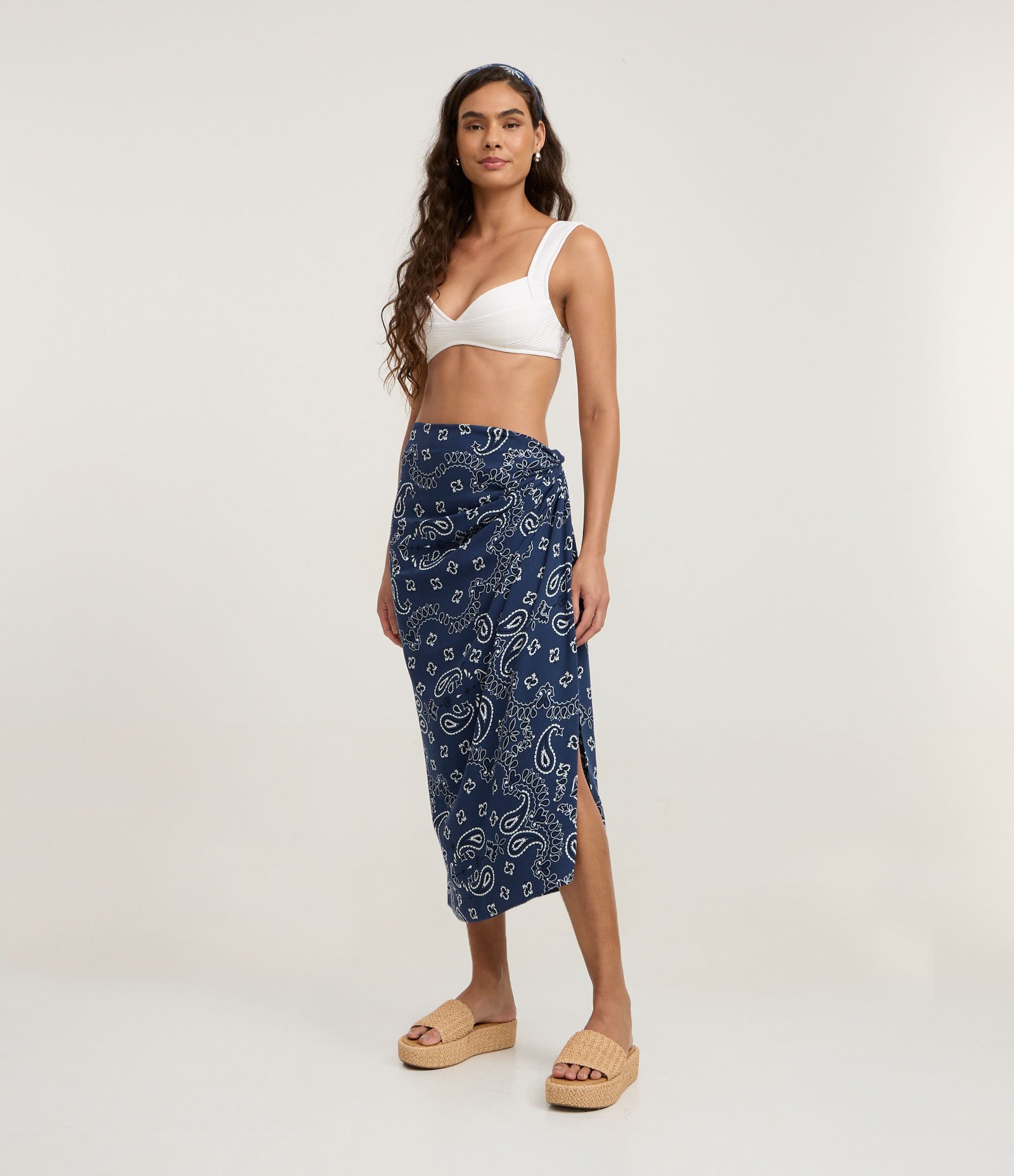 Canga Retangular em Viscose com Estampa Paisley Azul 4