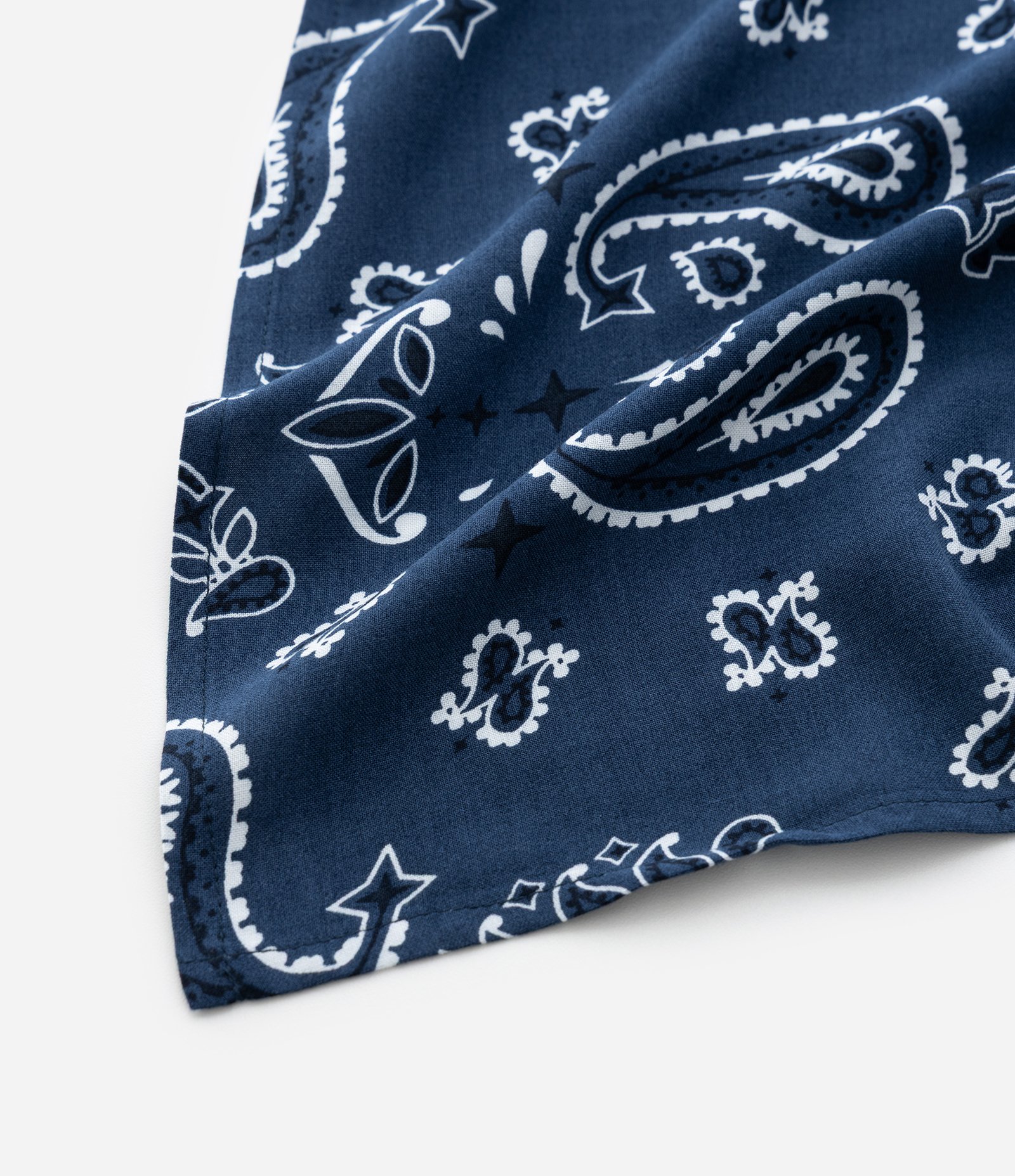 Canga Retangular em Viscose com Estampa Paisley Azul 2