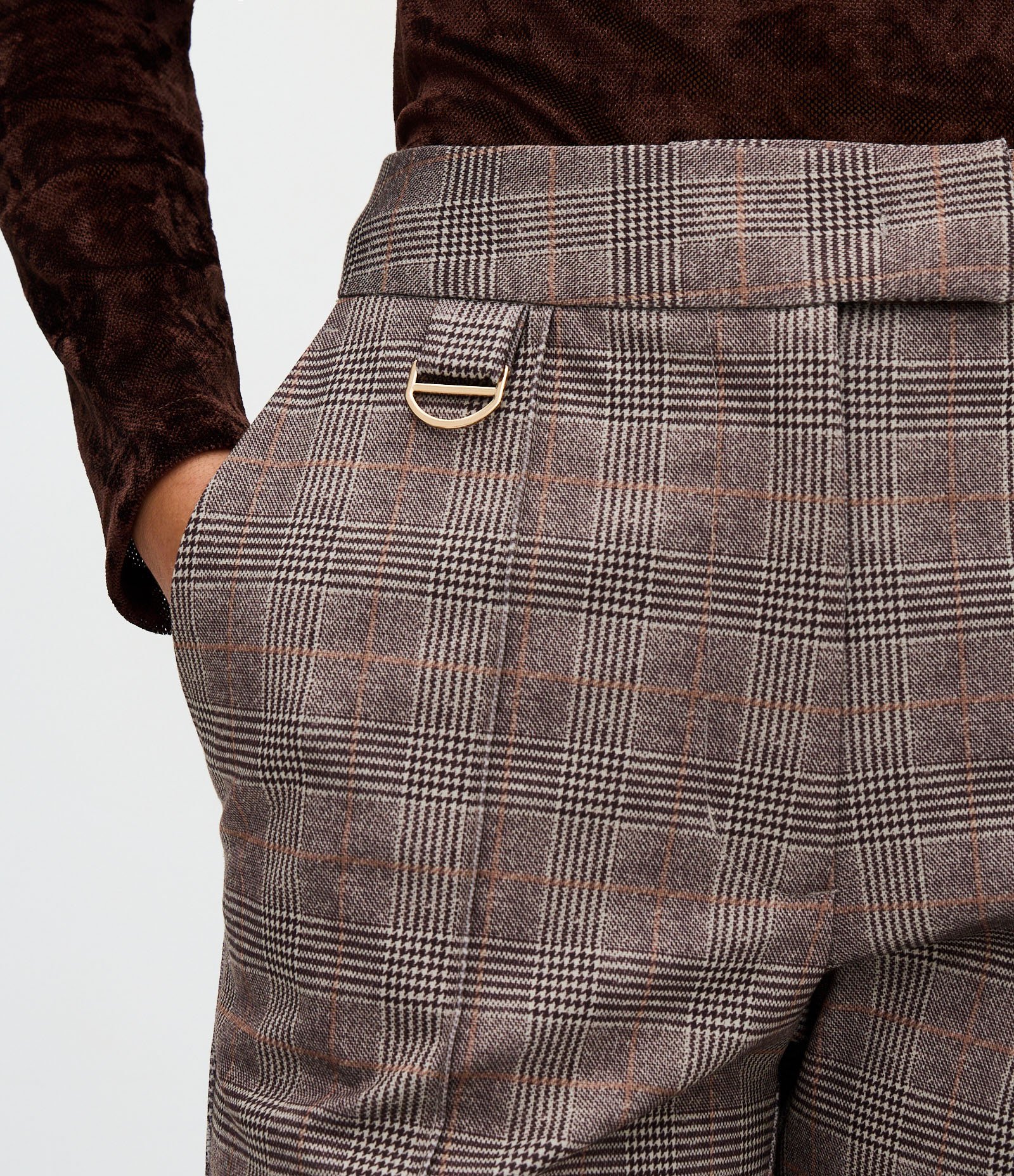 Calça Flare em Ponto Roma com Estampa Xadrez Multicores 4