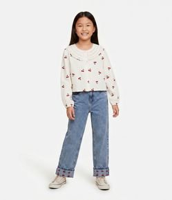 Camisa Infantil com Bordados de Cerejas e Gola de Crochê – Tam 5 a 14 Anos