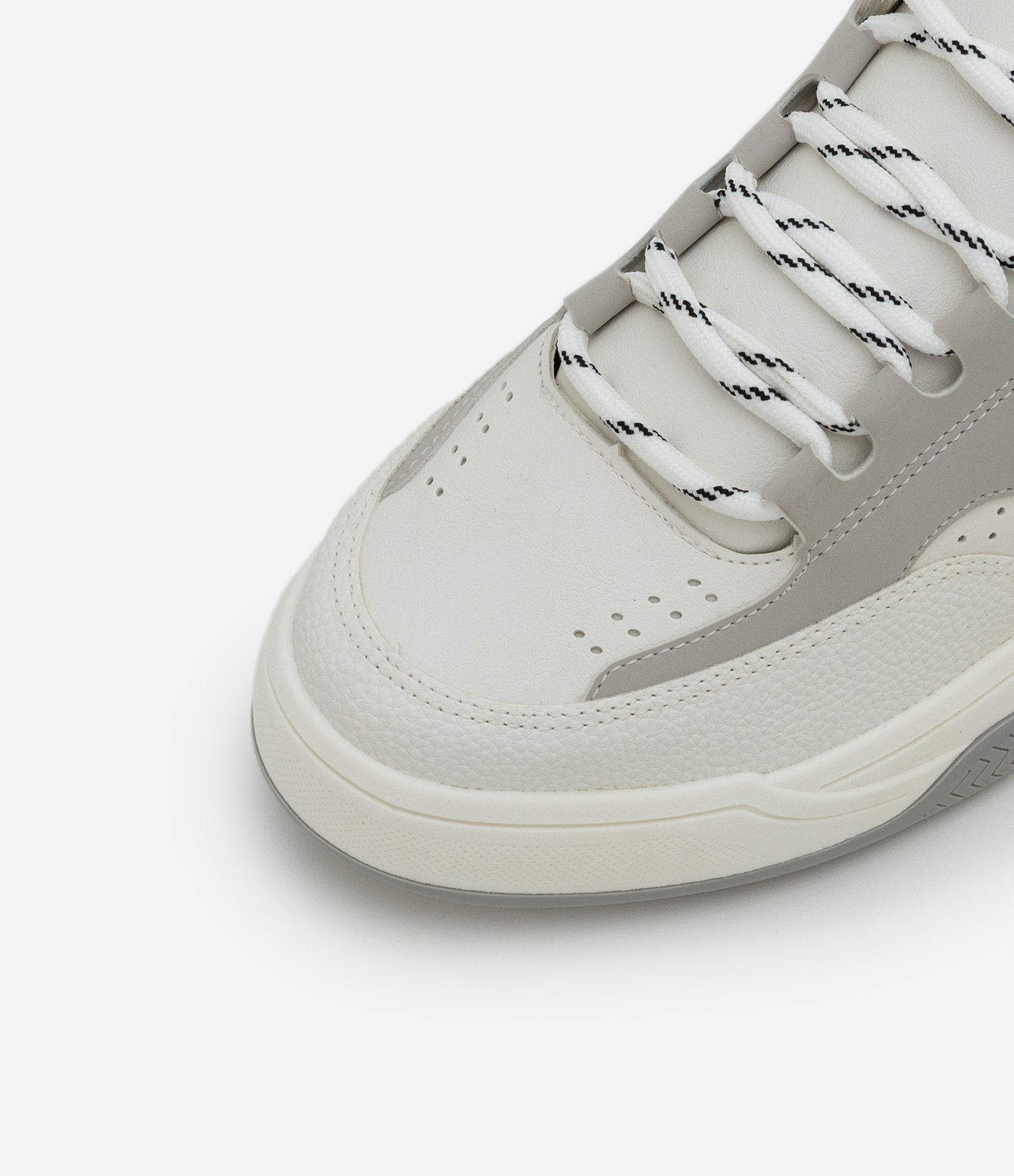 Tênis Street em PU com Atacador Bicolor e Sola Bold Branco 5