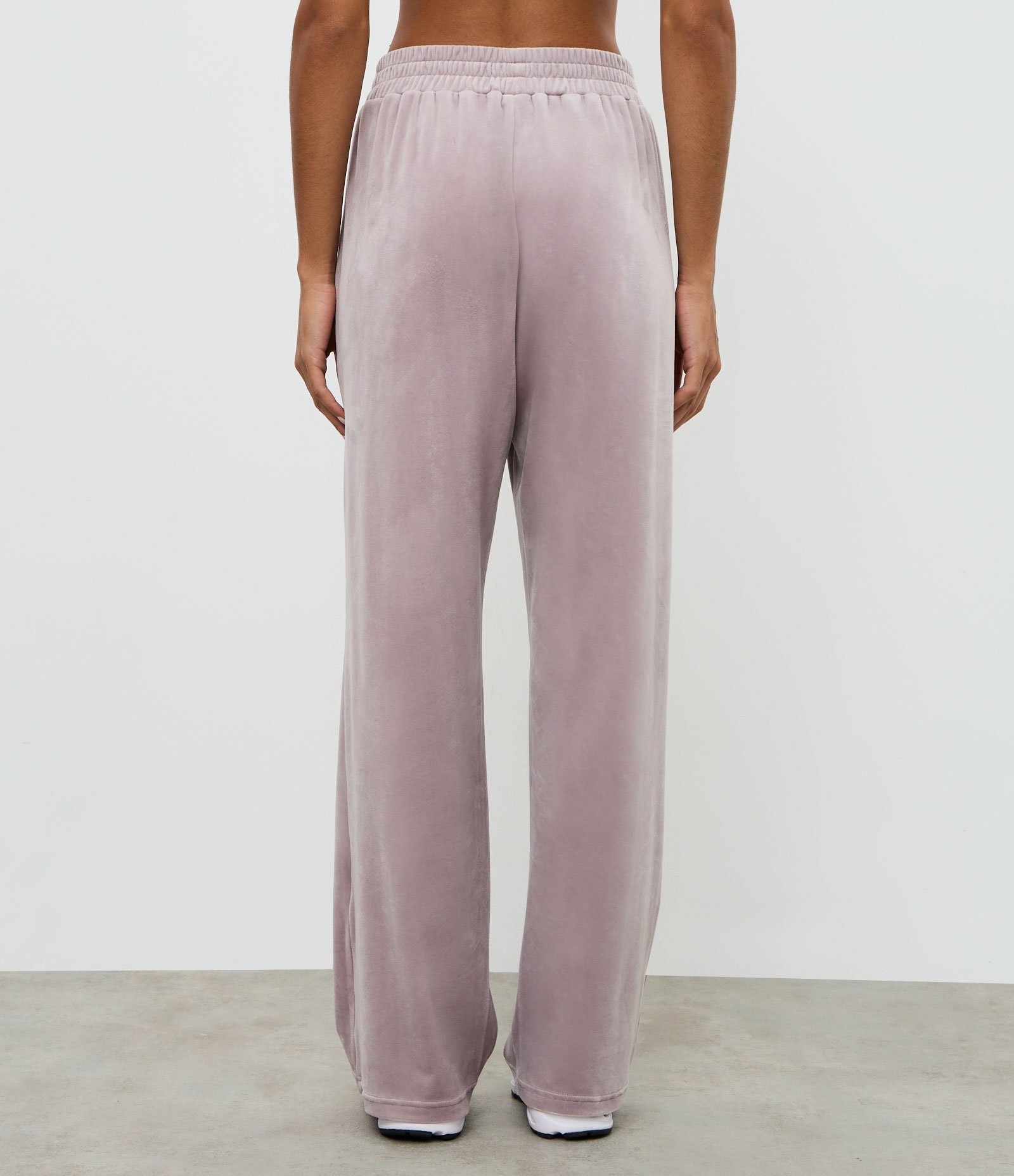 Calça Esportiva Reta em Plush com Piping Contrastante Rosa 4