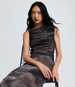 Blusa Efeito Manchado em Tule com Franzidos Laterais