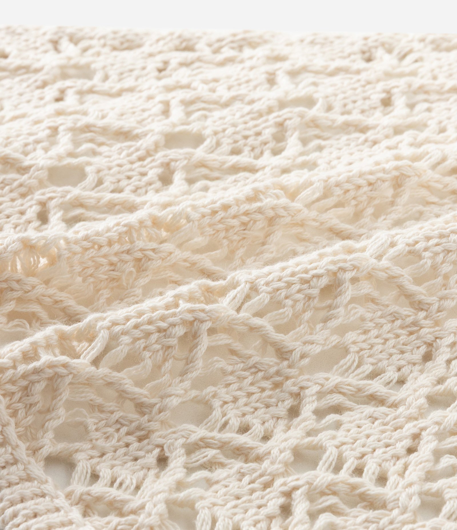 Lenço Bandana Triangular em Tricô Off White 2