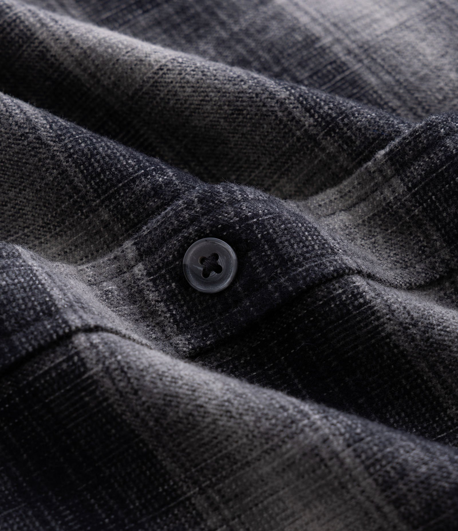 Camisa Comfort em Flanela com Estampa Xadrez Cinza 7
