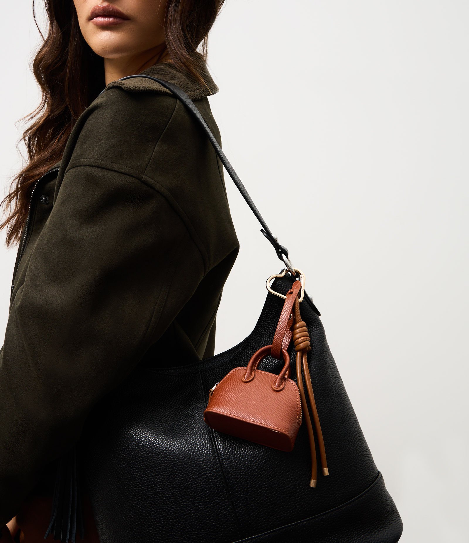 Chaveiro em PU com Formato de Bolsa Marrom 1