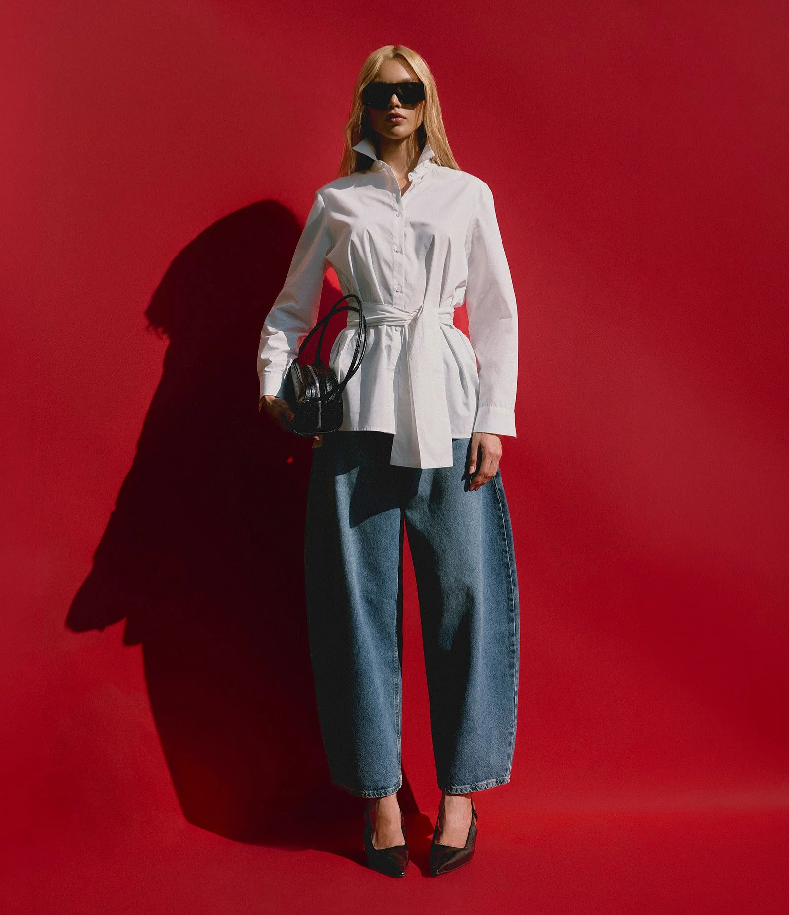 Calça Barrel em Jeans com Cintura Média Azul Médio 1