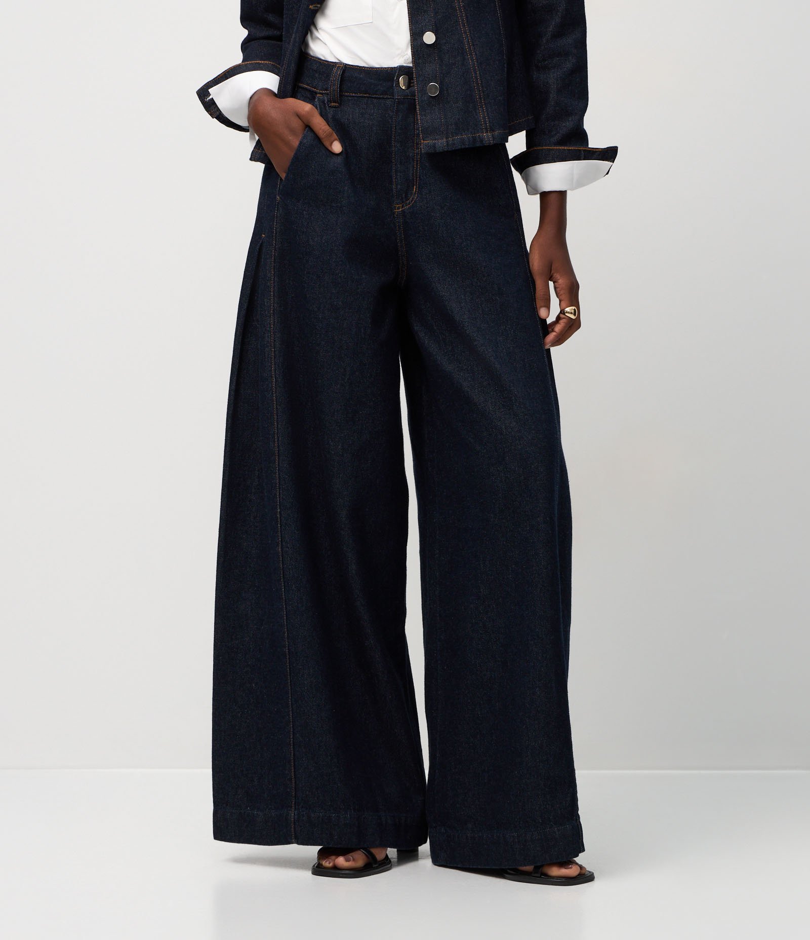 Calça Pantalona em Jeans com Cintura Alta Azul Escuro 3