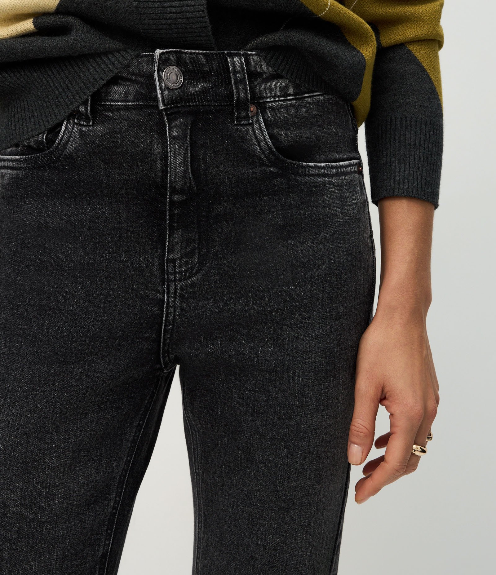 Calça Reta em Jeans com Cintura Alta Preto 4
