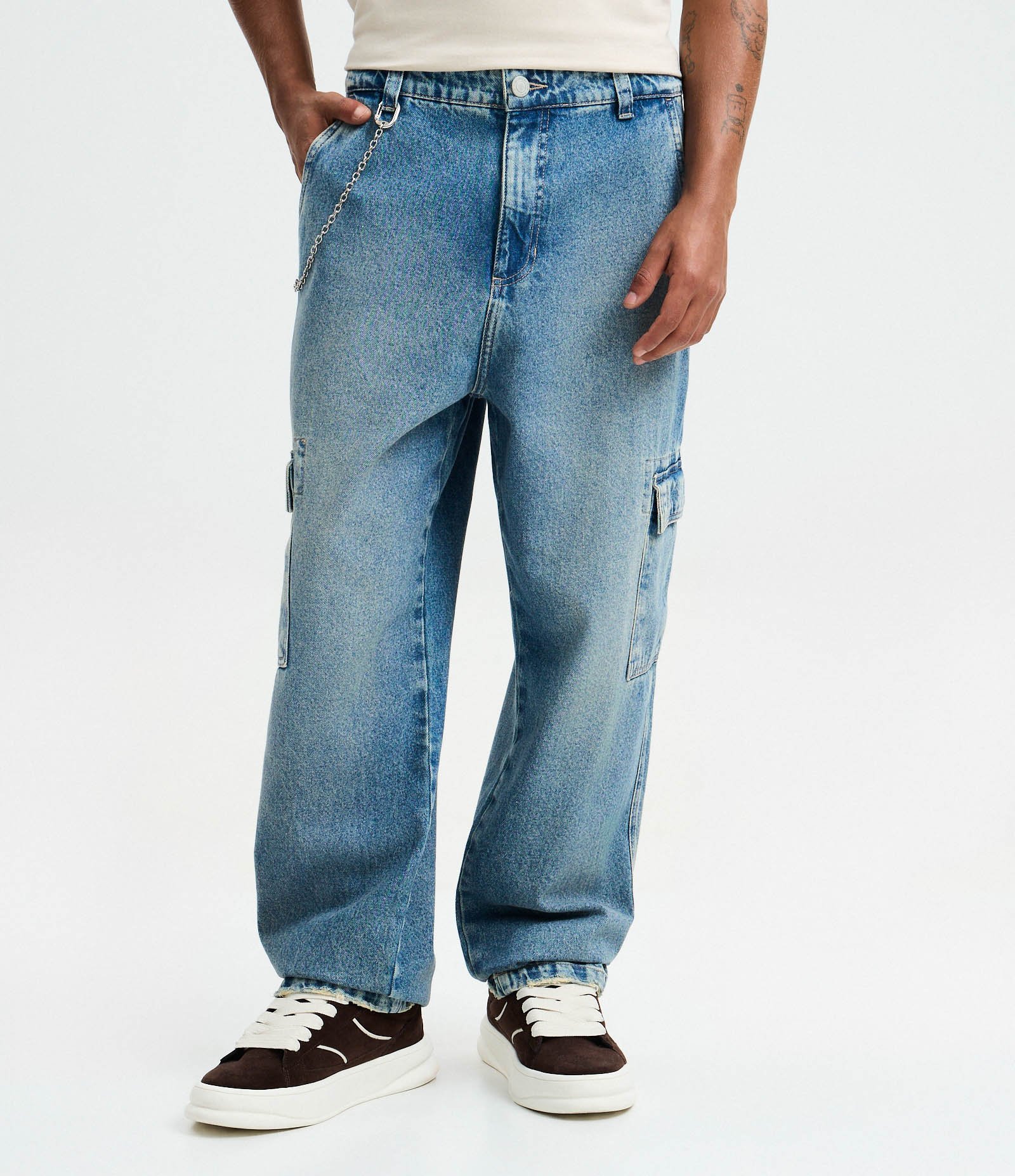Calça Baggy Cargo em Jeans com Corrente Removível Azul 2