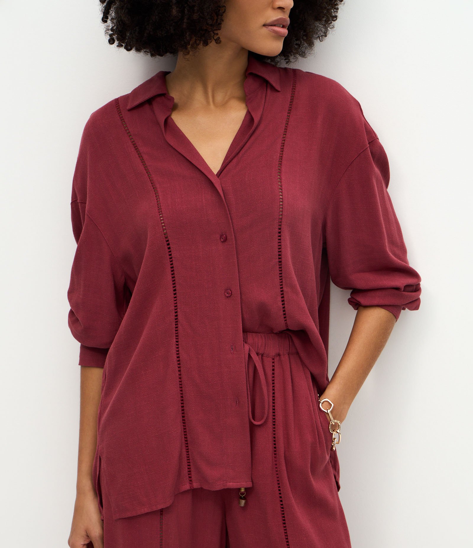 Camisa Oversized em Viscolinho com Entremeios Vermelho 4