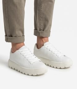Tênis Masculino Minimalista com Sola Bold