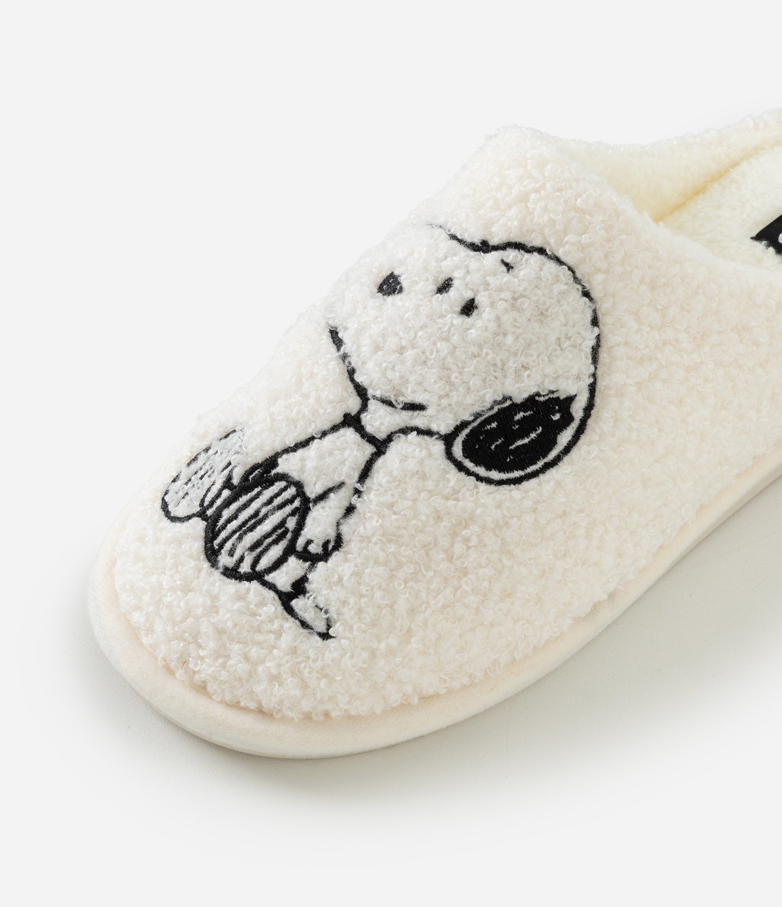 Pantufa Aberta Snoopy Felpuda Off White 4