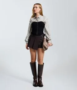Short Saia Alfaiatado com Plissado Frontal e Cinto Lateral