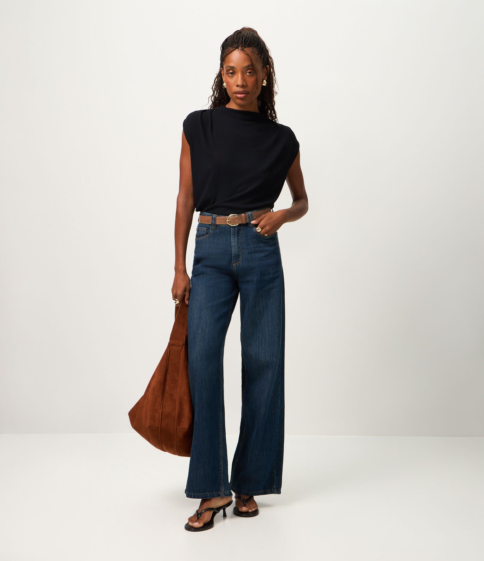 Blusa com Franzido no Ombro e Gola Alta Preto 2