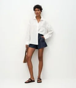 Short Evasê em Jeans com Botão Forrado