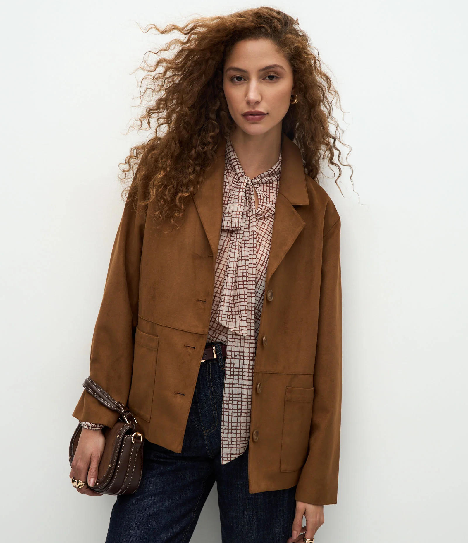 Blazer Estruturado em Suede com Bolsos Aplicados Marrom 1